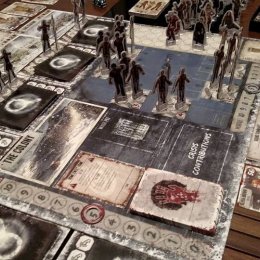 Dead of Winter: A Crossroads Game