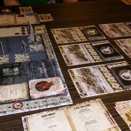 Dead of Winter: A Crossroads Game